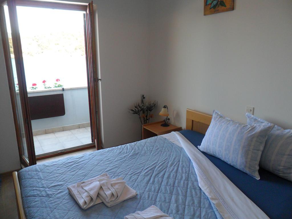 Sobe Mamalu Bed & Breakfast Valun Room photo